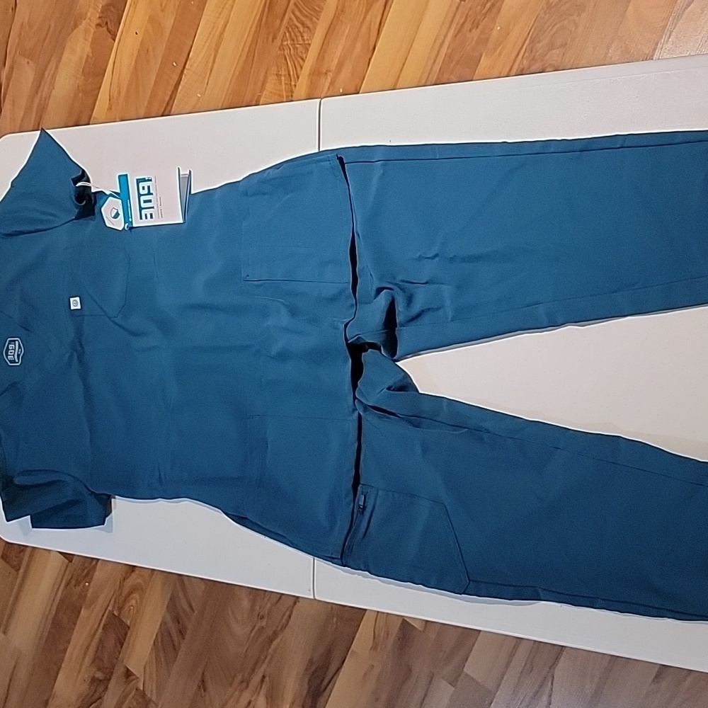 NWT 309TS Scrub/Uniform set sz XS